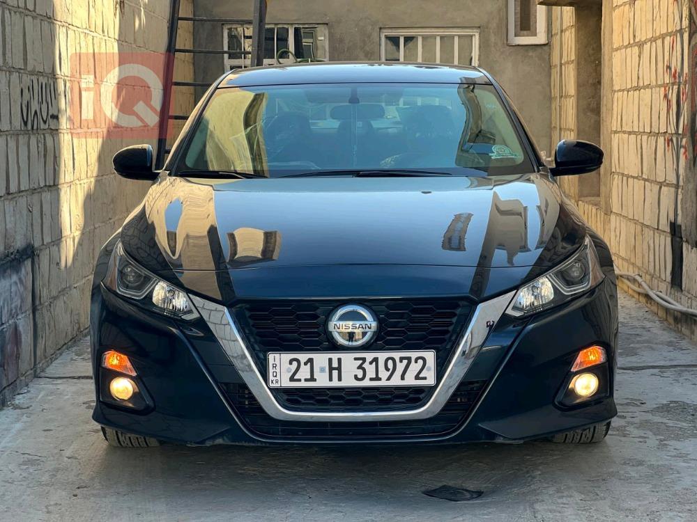 نيسان ألتيما